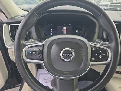 2022 Volvo XC60 Momentum