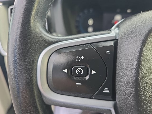 2022 Volvo XC60 Momentum