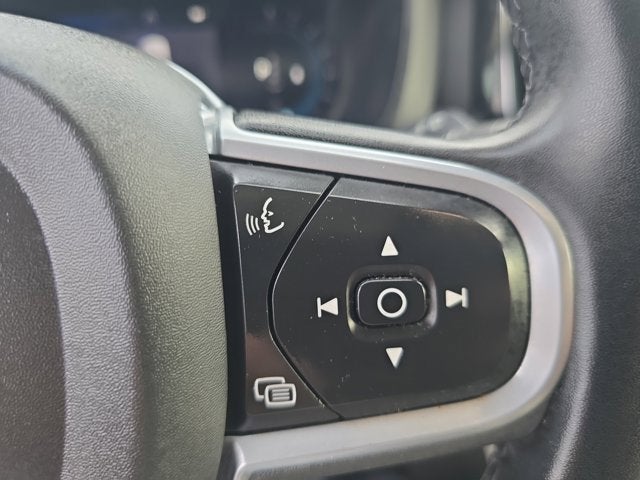 2022 Volvo XC60 Momentum