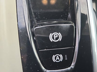 2022 Volvo XC60 Momentum