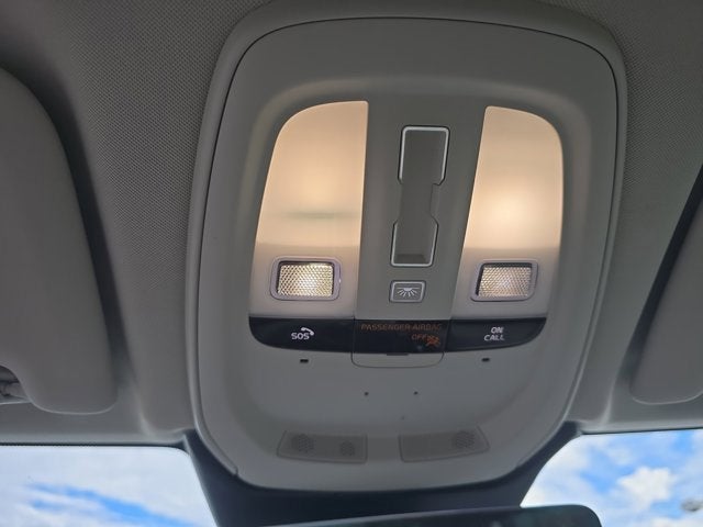 2022 Volvo XC60 Momentum