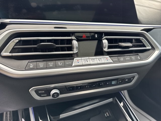 2022 BMW X7 M50i